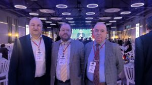 Soldan sağa: Mustafa Güleç, LokalBakış Yayın Yönetmeni – Mustafa Tiğli, NRW StarMedien Yayın Yönetmeni – İrfan Rençber, İş İnsanı